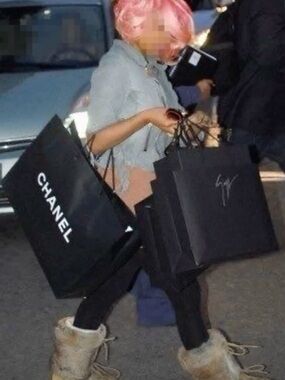 Meet your Posher, Ava